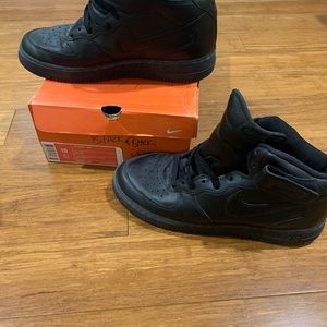 Nike Air Force 1 Mid Black - 306352-001 Vintage OG From 2005 size 10